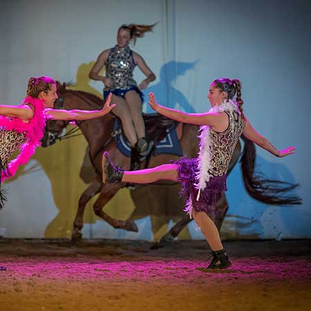 Zagal Cabaret Spectacle repas équestre et voltige La Palmyre Charente Maritime Nouvelle Aquitaine